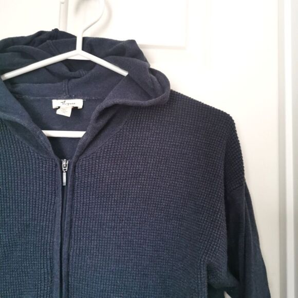 2/$30 Thyme Maternity thin knit sweater size m - Picture 2 of 4